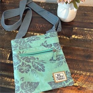 Dakine Jive Hawaii Sea Green Tropical Cotton
Canvas Crossbody Bag EUC